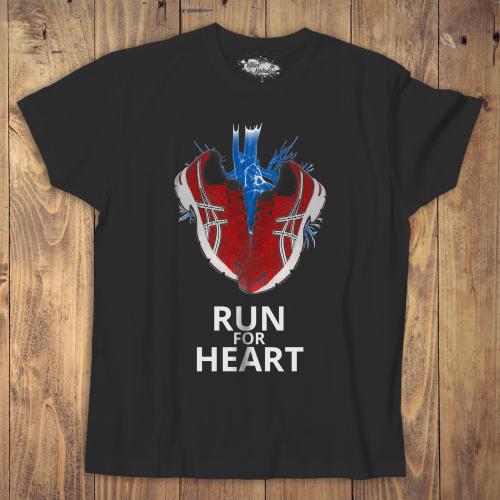 2019-02-19 koszulka męska czarna przód Run for Heart 24x28cm v2.jpg