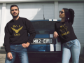couple-wearing-matching-crewneck-sweatshirts-while-hanging-out-outdoors-near-a-vintage-car-mockup-a13430.png